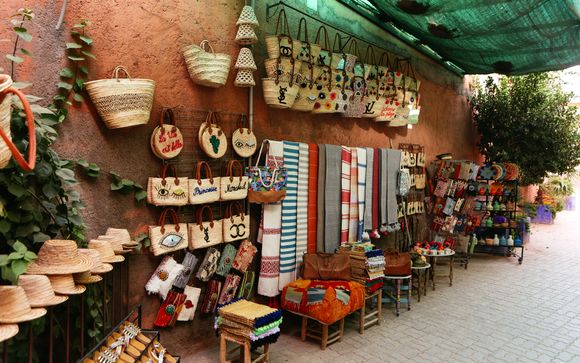 Tag 3: Halbtägige Entdeckungstour durch Marrakesch (Transport und Eintritt in die Medersa Benyousef)