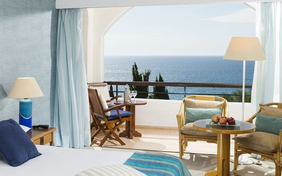 Coral Beach Hotel & Resort 5*