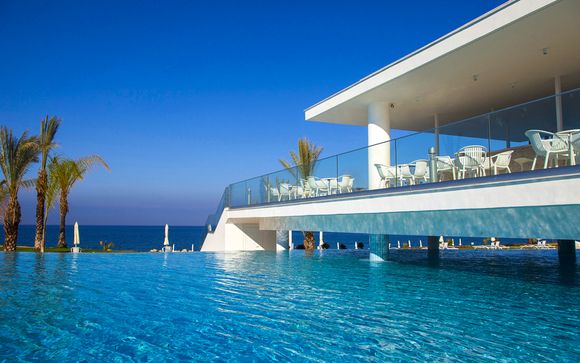 King Evelthon Beach Hotel & Resort 5*