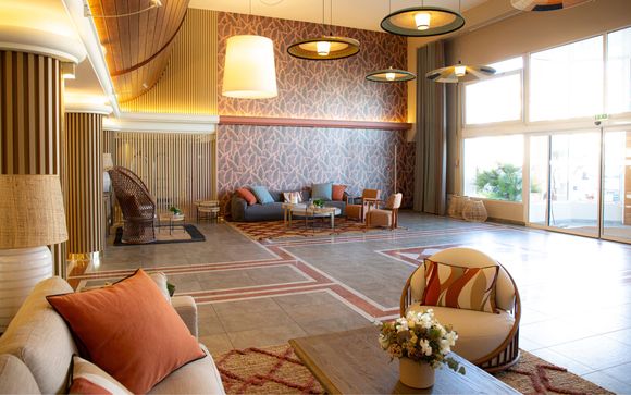 Grand Hotel Les Flamants Roses 4*