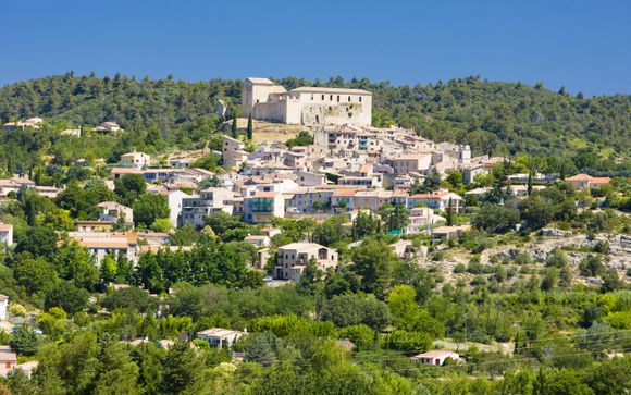 Gréoux-les-Bains, en Francia, te espera