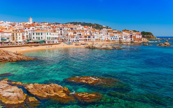 Calella de Palafrugell, en la Costa Brava, te espera