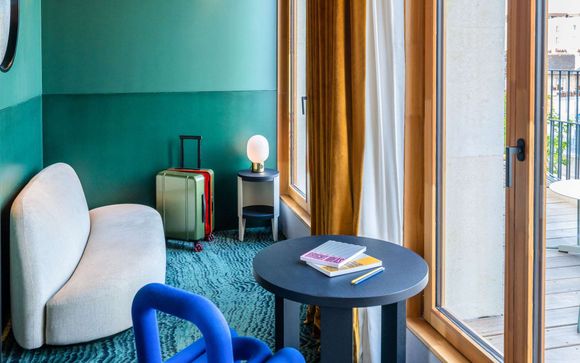 TRIBE Paris Clichy 4*
