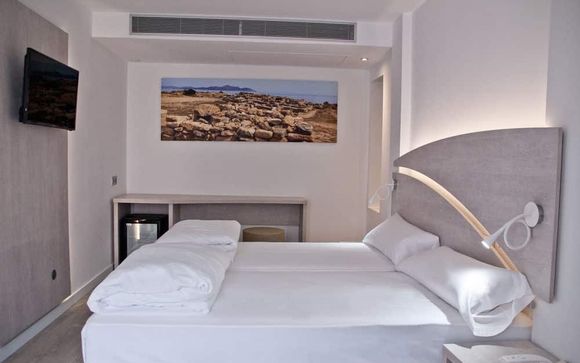 Som Llaüt Boutique Hotel 4*