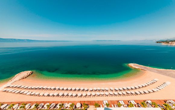 Medora Auri Family Beach Resort 4*