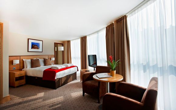 Clayton Crown Hotel 4*