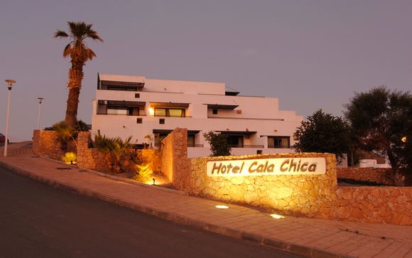 El Hotel Cala Chica le abre sus puertas