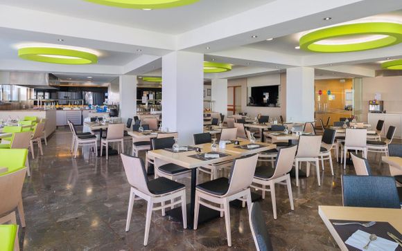 Semiramis 4*, en Rodas