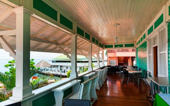 3, 5 o 7 noches (a su elección) en Gran Hotel Bahía, en Bocas Town