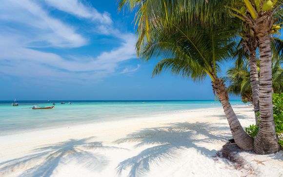 Instants de bonheur au bord de la mer d'Andaman