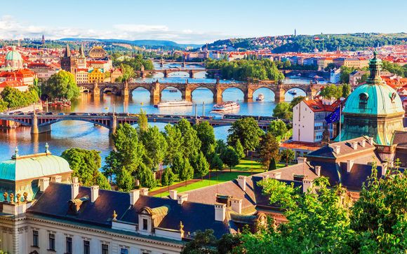 La ville aux cent clochers sonne votre venue