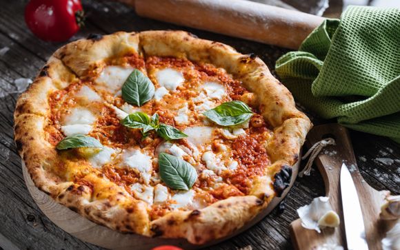 Pizza Experience in hotel: degustazione di pizze tradizionali, gourmet e dolci
