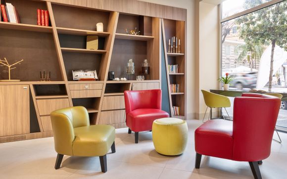 Mercure Napoli Centro Angioino 4*