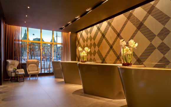 Park Plaza Victoria Amsterdam 4*