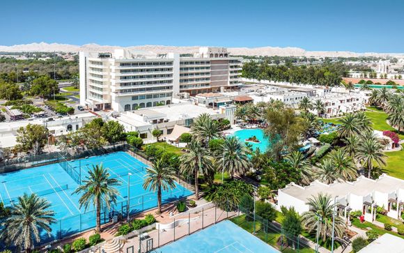 Radisson Blu Hotel & Resort Al Ain 4*