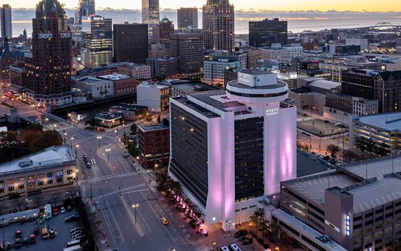  Hyatt Regency Milwaukee 4*