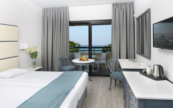 Palm Beach Hotel & Bungalows 4*