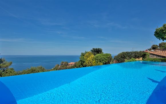 Hotel Torre di Cala Piccola 4*