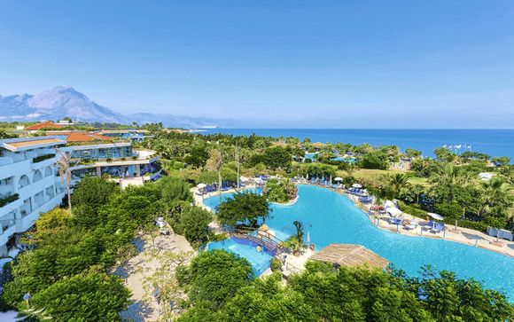 Moderno 4* vista mare con spiaggia privata attrezzata