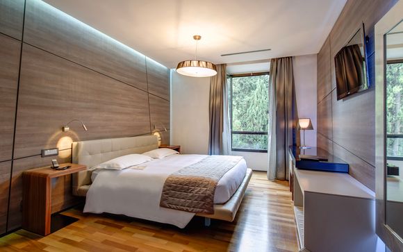 Berg Luxury Hotel 4*S