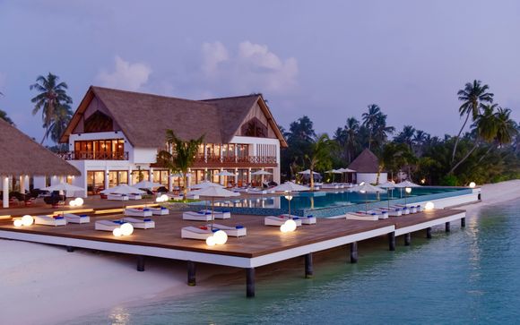 Mercure Maldives Kooddoo Resort 4*