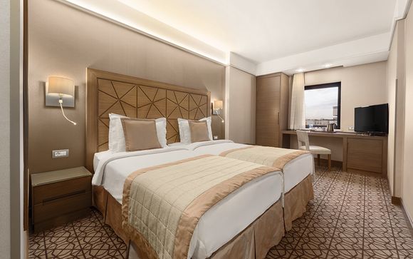 Ramada Istanbul Taksim 4*
