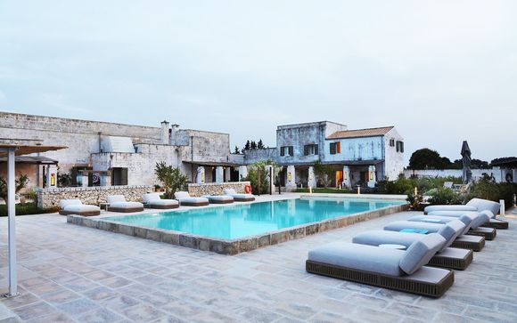L'incantevole mare salentino in borgo tradizionale
