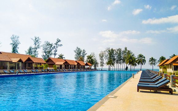 Cachet Resort Dewa Phuket 5* + Holiday Inn Phi Phi 4* + Le Menara Khao Lak 5*