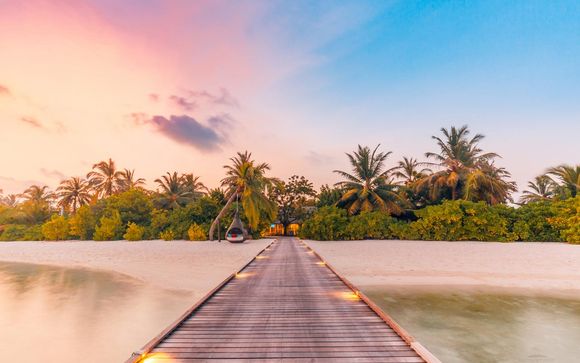 LUX* South Ari Atoll 5* 