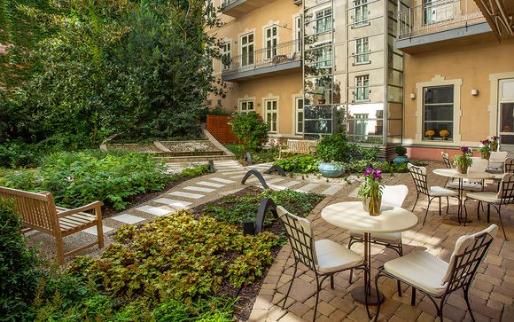 Mamaison Residence Izabella 4*
