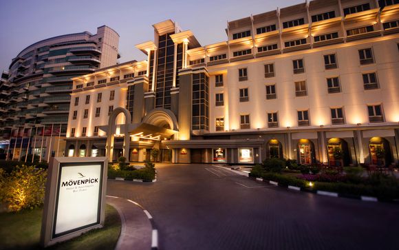 Mövenpick Hotel & Apartments Bur Dubai 5*