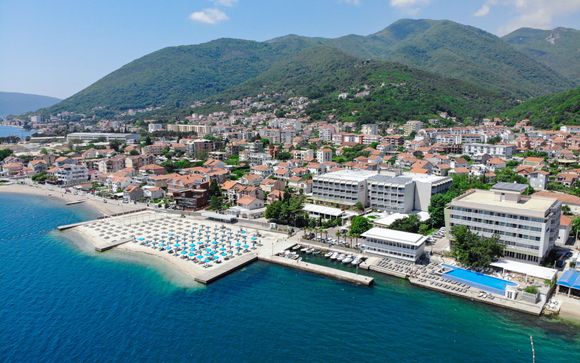 Carine Hotel Delfin 4*