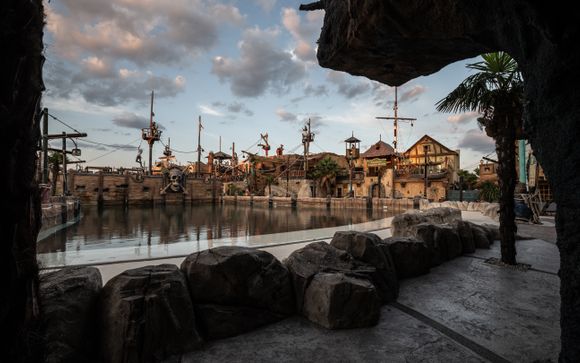 Hotel Pirates World 4*