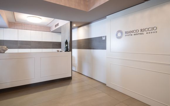 Bianco Riccio Suite Hotel 5*