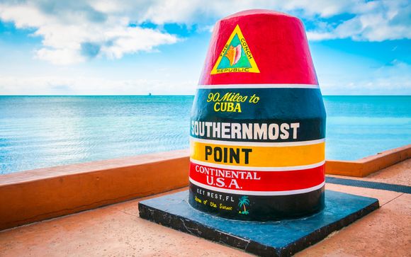 Key West day trip for stays of 5 nights or more (transportation included)