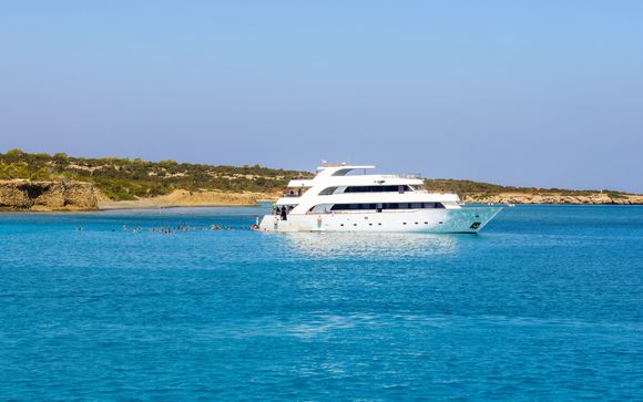 Luxury cruise to the Blue Lagoon