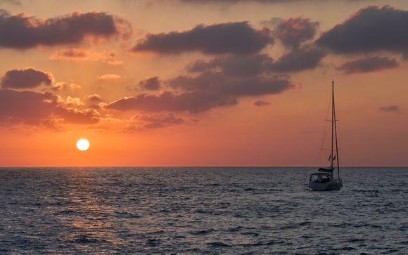 Aerosa sunset cruise (for stays of 7 nights or more)