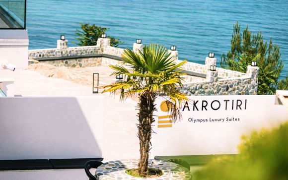 Akrotiri Olympus Luxury Suites