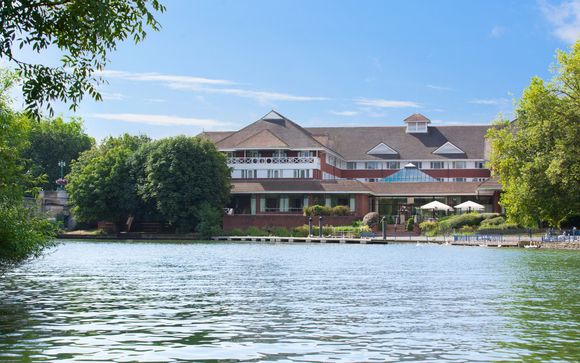 Crowne Plaza Reading 4*