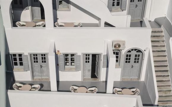 La Roka Cliffside Memories Santorini