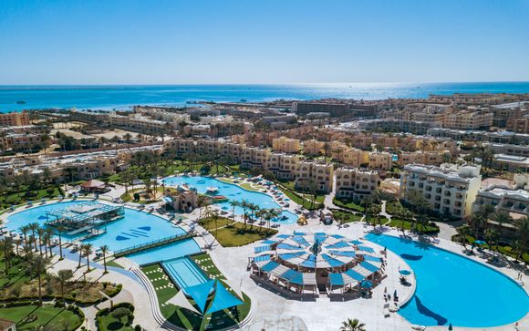 Royal Lagoons Aqua Park Resort & Spa 5*