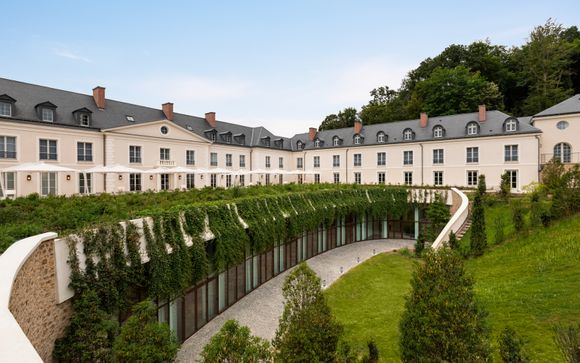 Hotel Dolce by Wyndham Versailles 4*