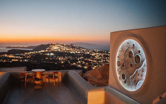 Luna Santorini Suites
