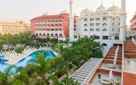 Royal Taj Mahal Hotel 5*