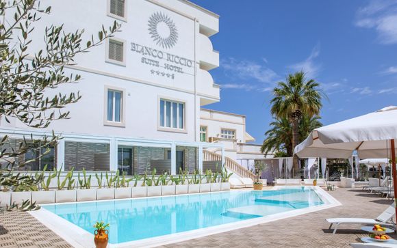 Bianco Riccio Suite Hotel 4*