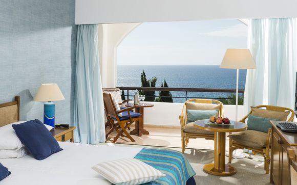 Coral Beach Hotel & Resort 5*
