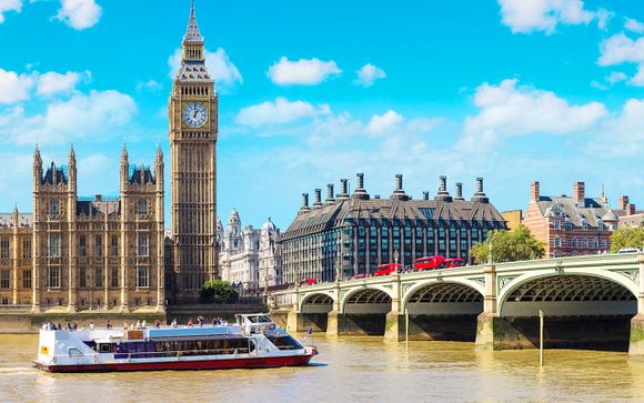 Your cruise of the Thames River and dinner at Hard Rock Café London