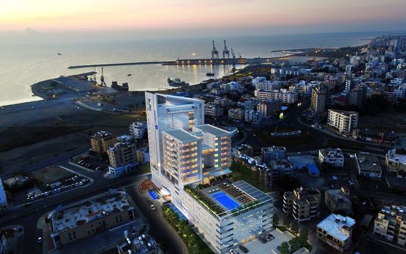 Radisson Blu Hotel, Larnaca 5*
