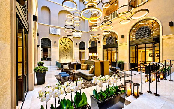 Elegant Boutique in Trendy Karakoy Area