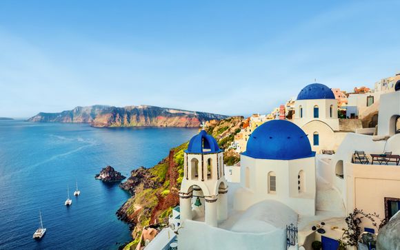 Città bianche e blu e paesaggi vulcanici nello scintillante Mar Egeo 
